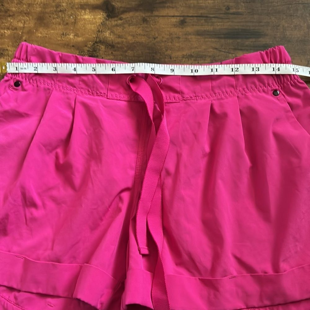 Lululemon Spring Break Away Short *4-way Stretch 3"
Jewelled Magenta Size 10 - Picture 7 of 9